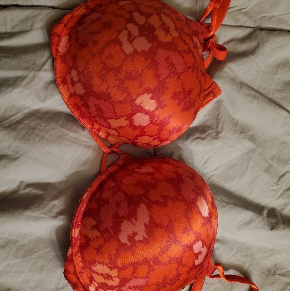 Red print Victoria Secret Miraculous Plunge Bra